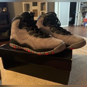 Jordan 10 Retros spotless.No creases.Perfect goat values @350w/outbox 1000$w/box